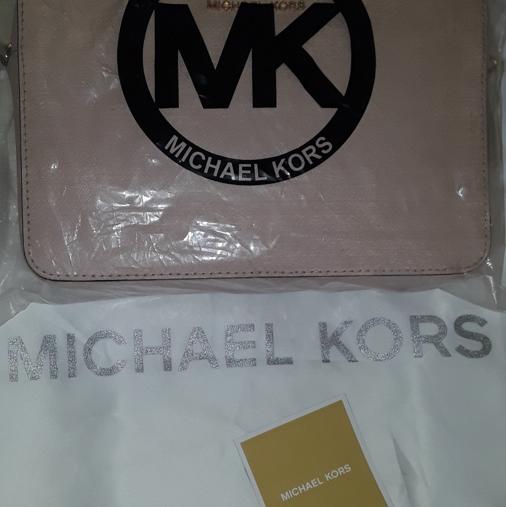 MK Cross body